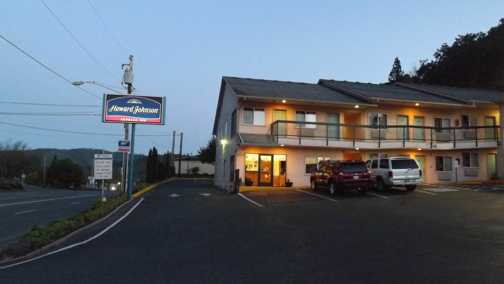 Howard Johnson By Wyndham Roseburg Dış mekan fotoğraf